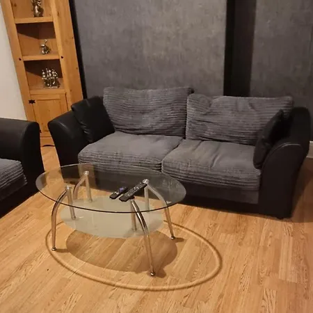 Apartment Entire 2 Bedroom House Bradford (West Yorkshire)
