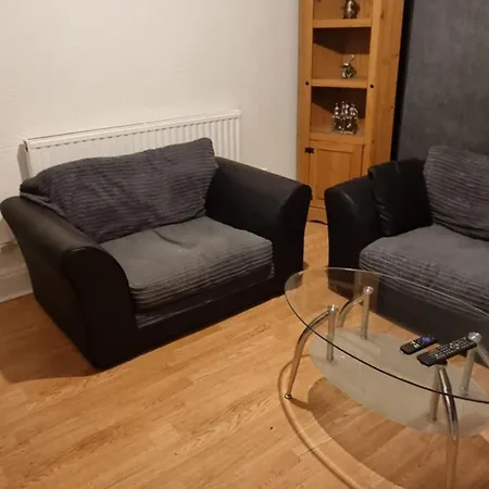 Entire 2 Bedroom House *