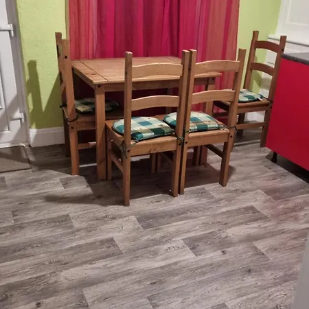 Apartment Entire 2 Bedroom House
